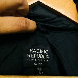 Pacific republic pull & bear cropped black jacket