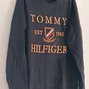 Price Drop ✨Black Tommy Hilfiger  Sweatshir