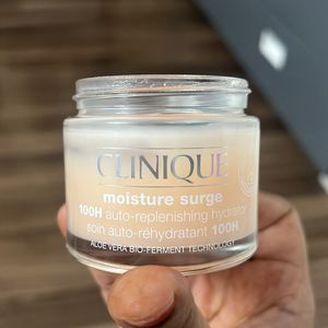 Clinique Moisture Surge