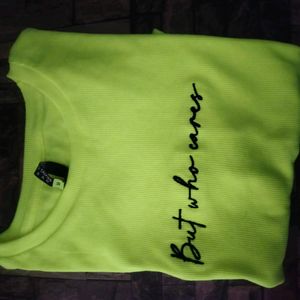 Combo Of Neon Top And Dungarees