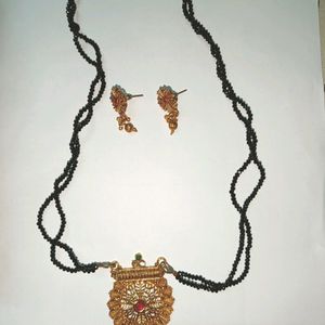 Mangalsutra and earrings set