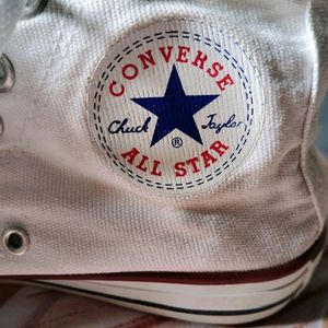 Converse Chuck Taylor All Star.