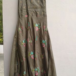 Women Gown With Leggings