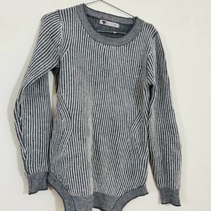 grey woollen top