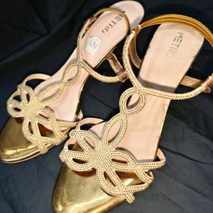 Unused Metro Rhinestone Anti Gold Heel Shoes