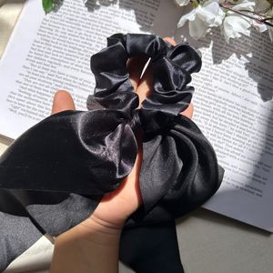 Black & White Ribbon Scrunchies 😍