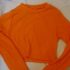 long sleeve crop top