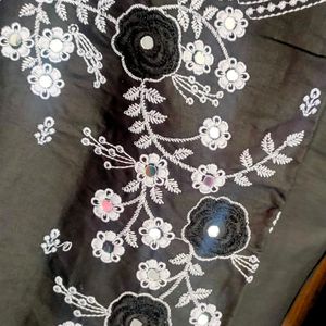 Dark embroidery Pakistani suit 🤍🖤