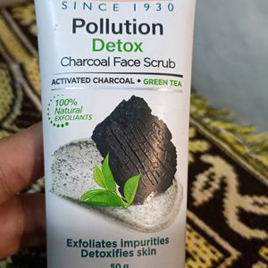 Himalaya Pollution Detox Charcoal Face Scrub