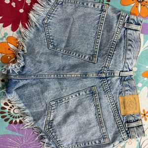 Combo! H&M Crop Tee W Denim Shorts