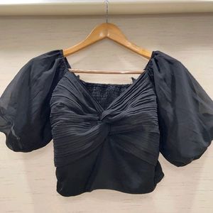 Black Balloon Sleeve Top