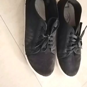 Women's Casual Shoes