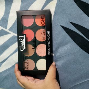 Glam21 Blusher And Highlighter Kit, Free Gift