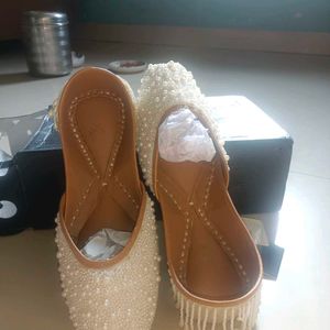 House Of Pataudi Embalished Mojaris Leather Sole