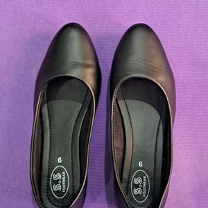 Black Ballerinas With 1/2 Inch Heel