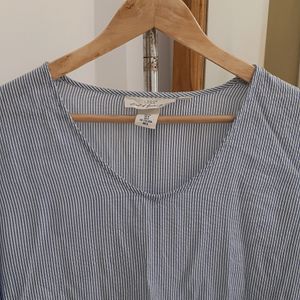 H&M blue stripe top