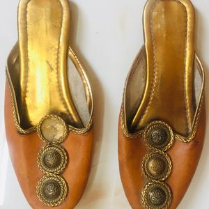 Golden Used Belly Shoe