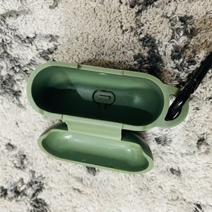 GRIPP Silicon AirPods Case with Hook & Strap Green