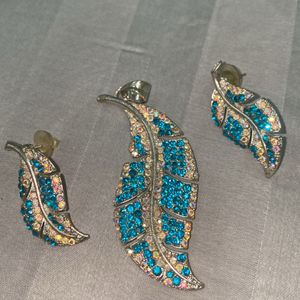 Leaf Style Turquoise Color Pendant Set