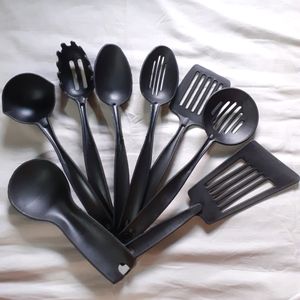 Combo Stylish Kitchen & Dining Tools 8 Set Of Utensils Serving Spoon, Spatula, Slotted Turner, Scoop. Kitchen Serving Utensils Microwave Safe For Non-stick Cookware New & Unused Black Color