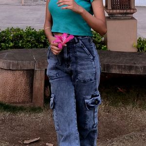 Chic Sea Green Polo Crop Top: A Refreshing Twist o