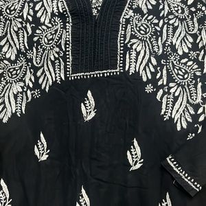 Beautiful Black N White Chickenkari Kurta