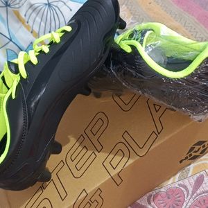 Football Shoes For Men And Women