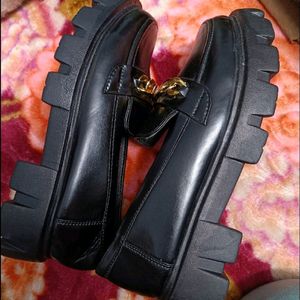 Black Casual Chain Styled Loafers For Women