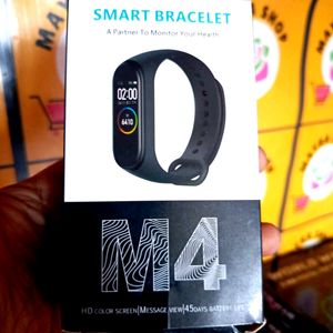 M4 Smart Fitnees Watch !