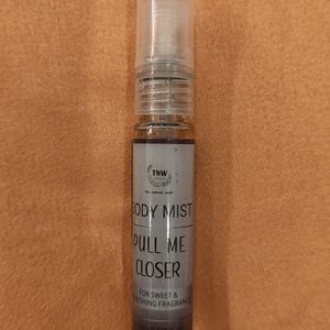 The Natural Wash Body Mist- Pull Me Closer