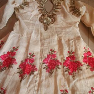 ❤️Heavy Embroidered Party Wear Anarkali With Slit