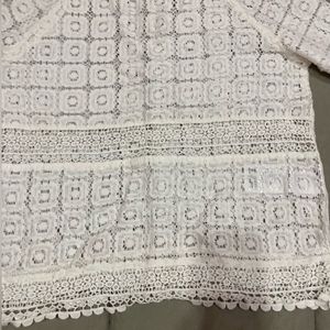 ONLYLace Pattern Round Neck