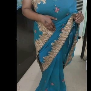 Selling - Heavy Border And Pallu Saree