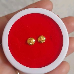 Beautiful New Flower Desine Studs