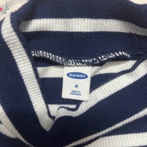 OLD NAVY FITTED STRIPED TURTLENECK TRENDY