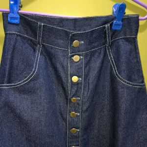 Buttoned A-line Maxi Denim Skirt