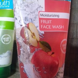 Everyuth Fruit 🍓🍑 Face Wash