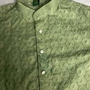 MENS GREEN CHIKANKARI EMBROIDERY KURTA