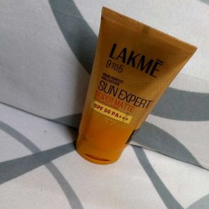 Lakme 9 To 5 Sunscreen