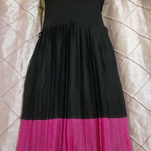 Sleeveless PLEATED DRESS