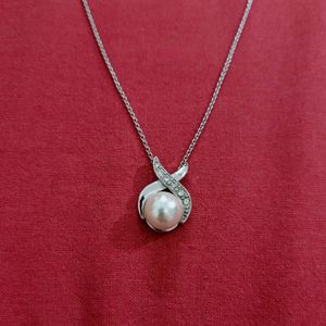 Pearl Pendant With Chain