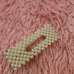 Pearl Side Hair Clip