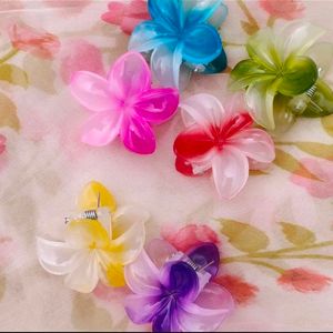 Bloom with Beauty: Vibrant Flower Hair Clips