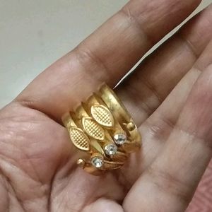 Too Shiny Spiral Finger Golden Ring