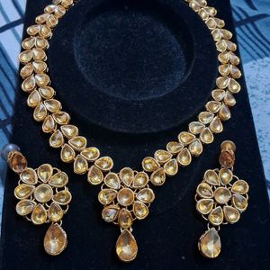 Beautiful Kundan Jewellery Set