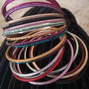 Multicolored  Metal bangles, which is in 2.6 size