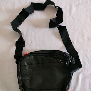 Black Slingbag (Women's)