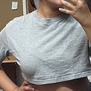 grey crop h&m tee