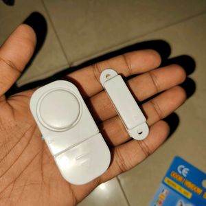 Door Lock Alarm Gadget