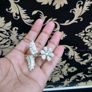 Double Finger AD Flower Leaf Ring adjustable One